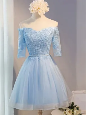 A Line Off Shoulder Light Blue Lace Knee Length Short Prom Dresses, Off the Shoulder Half Sleeves Light Blue Tulle Homecoming Dresses 2020 with Appliques