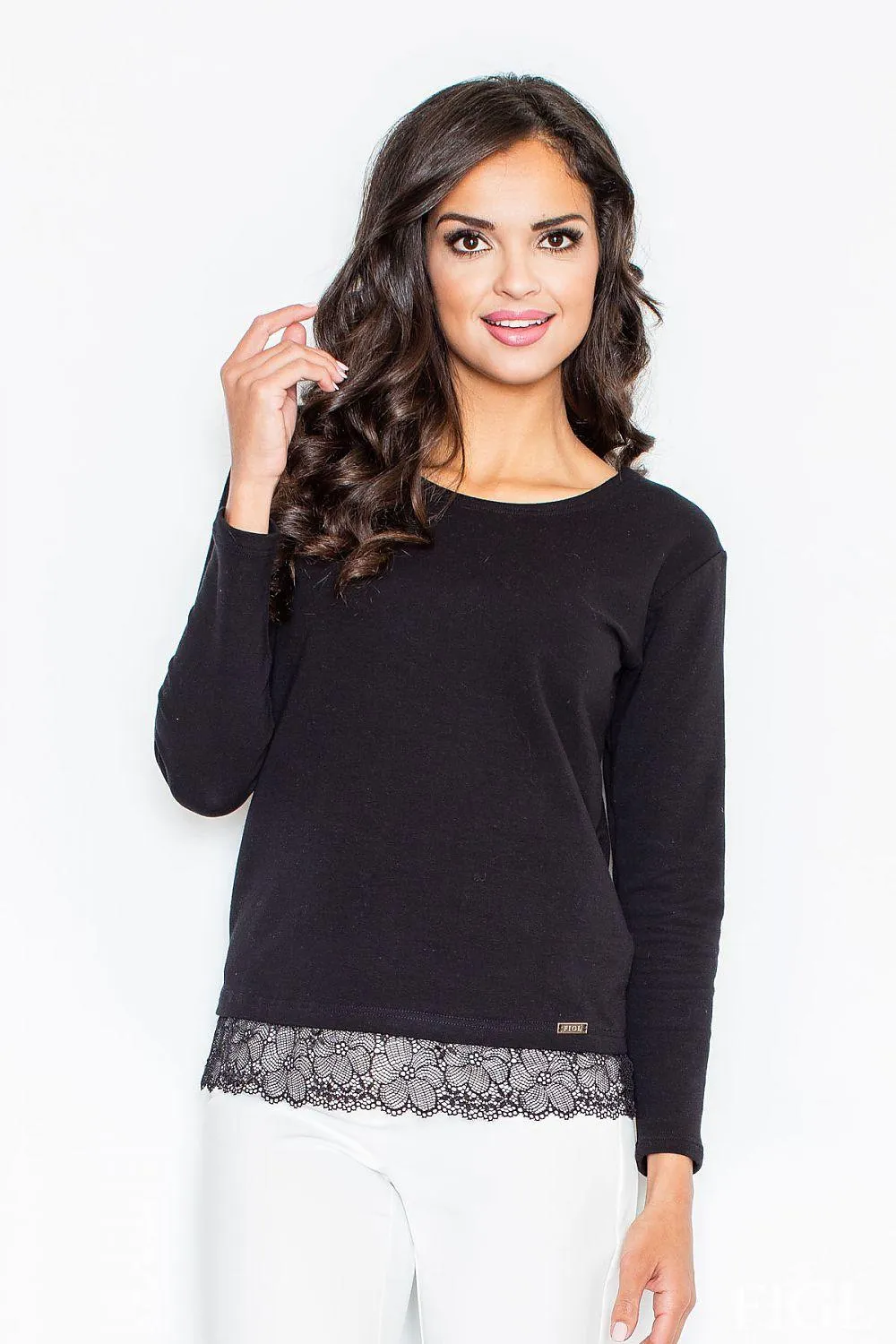 Chic Lace-Embellished Sweatshirt Blouse: A Stylish Staple