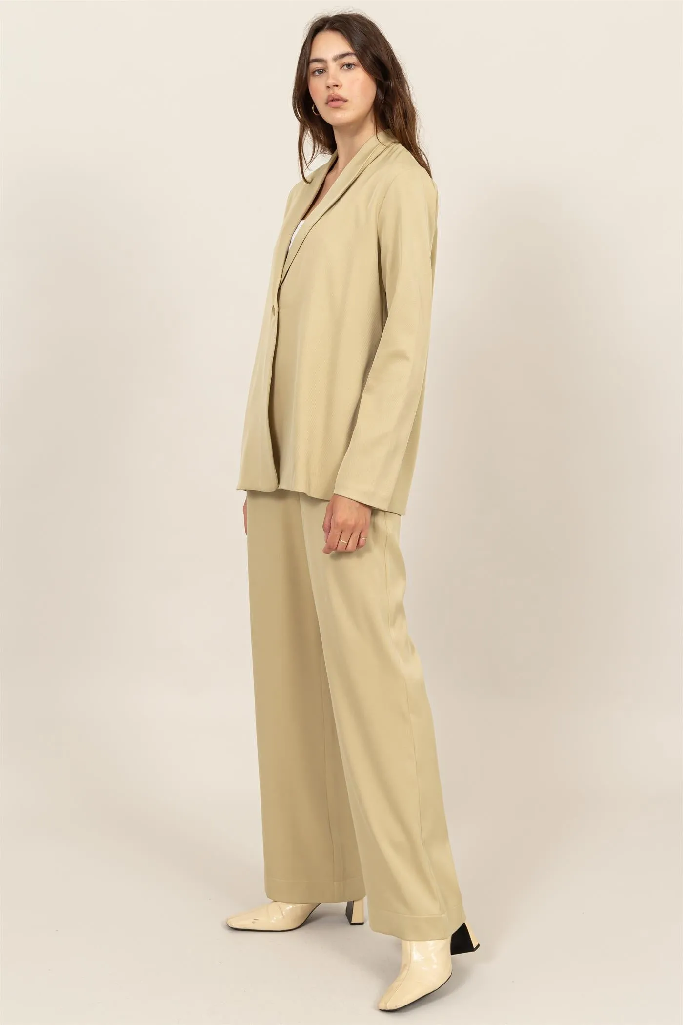 HF24E701-SET-SHOULDER PAD BLAZER WITH TROUSERS SET