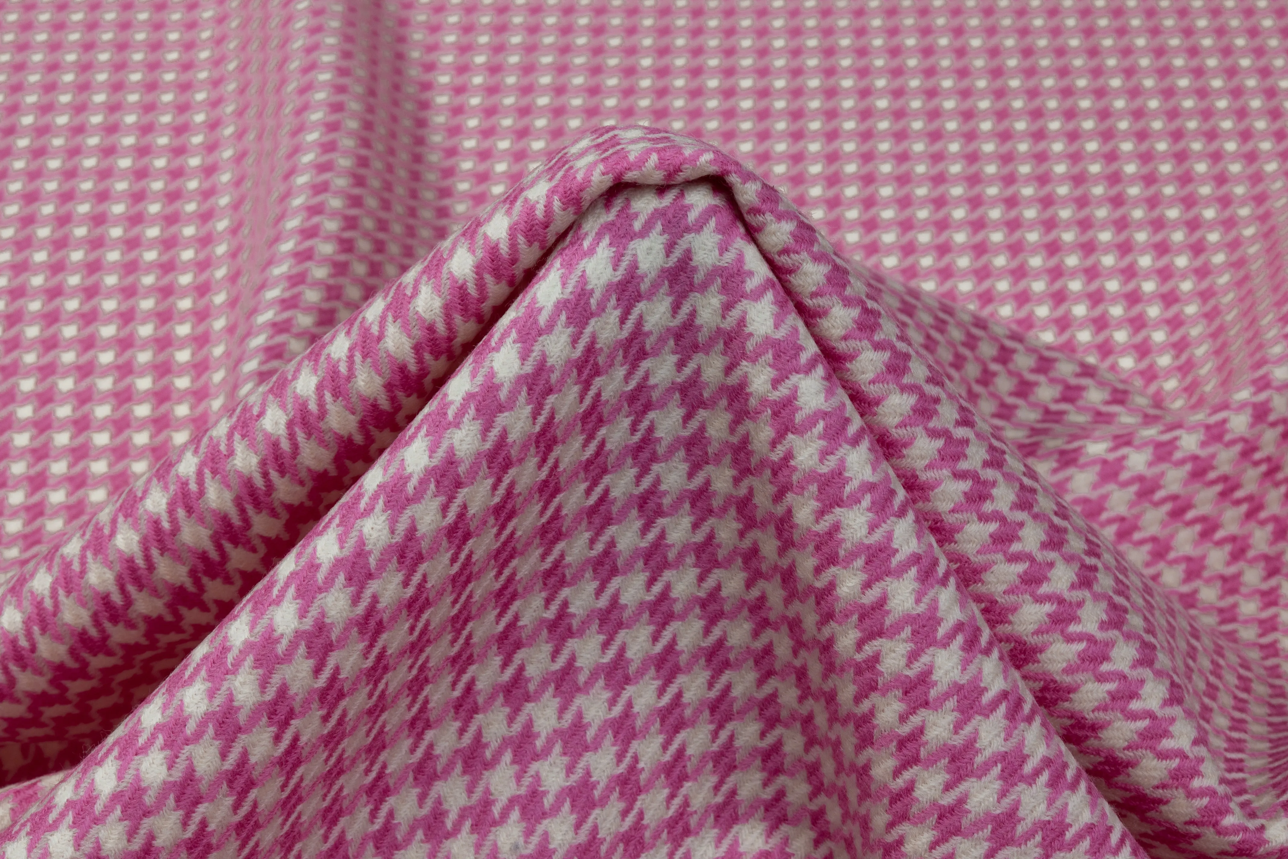 Houndstooth Italian Wool Suiting - Pink / White