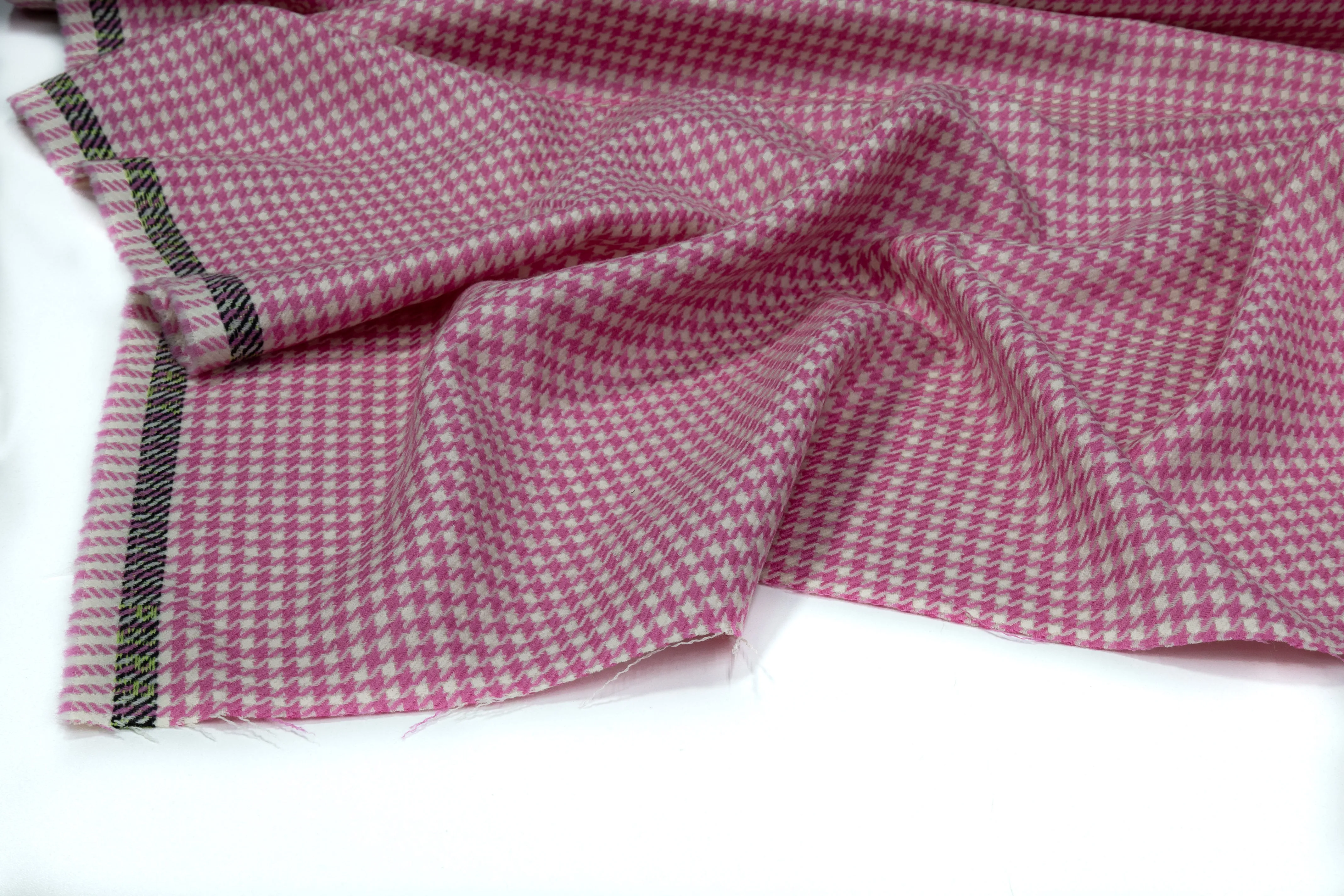 Houndstooth Italian Wool Suiting - Pink / White